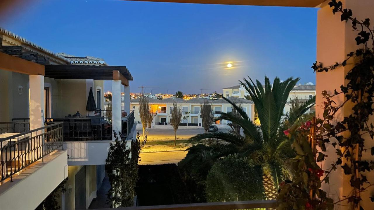 Amazing 2 Bedroom Apartment Near Beach With Pool Lagos Eksteriør billede