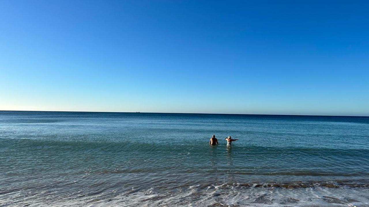Amazing 2 Bedroom Apartment Near Beach With Pool Lagos Eksteriør billede
